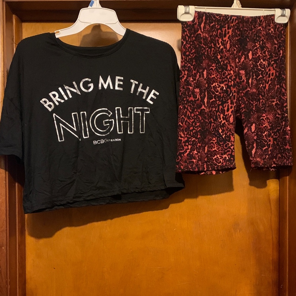 BCBGeneration Size M Crop Tee Animal Print Short Sleepwear Set - Picture 1 of 7